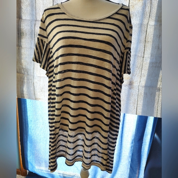 Lane Bryant Tops - Lane Bryant size 26/28 navy striped flowy tunic